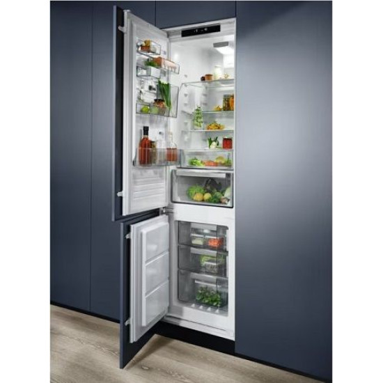 Electrolux LNS9TE19S Beépíthető kombinált alul fagyasztós hűtő