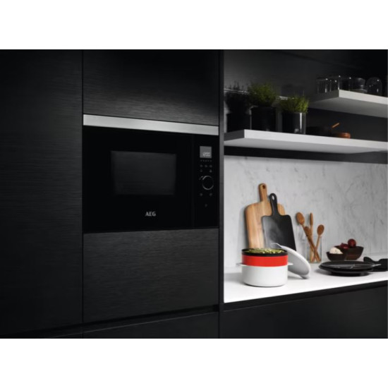 AEG MBE2658DEM Állószekrénybe építhető mikrohullámú sütő