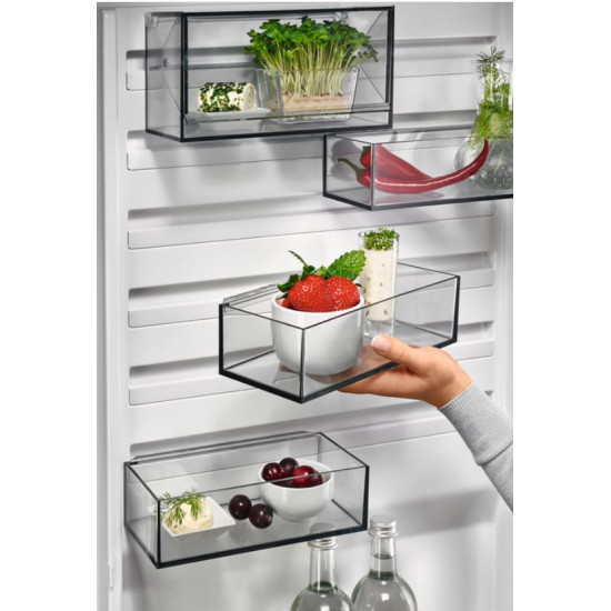 AEG ORC8M361EL Beépíthető kombinált alul fagyasztós hűtő