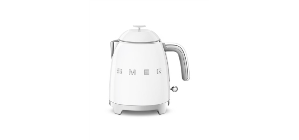 SMEG SMEG MINI VÍZFORRALÓ, retro, fehér KLF05WHEU Vízforraló SMEG SMEG MINI VÍZFORRALÓ, retro, fehér KLF05WHEU Vízforraló